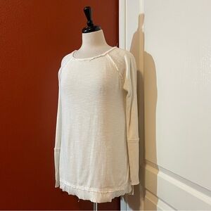 Sundance Women’s White Raw Distressed Thermal Long Sleeve Scoop Neck Shirt